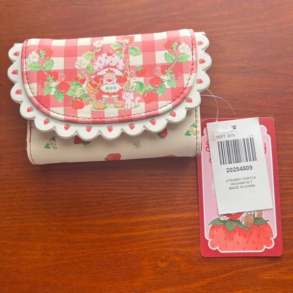 Strawberry Shortcake Gingham Wallet 🍓🍰 - Picture 3 of 4